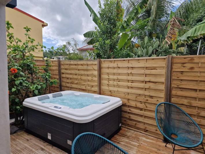 Maison de vacances pour 3 personnes, avec terrasse et jacuzzi