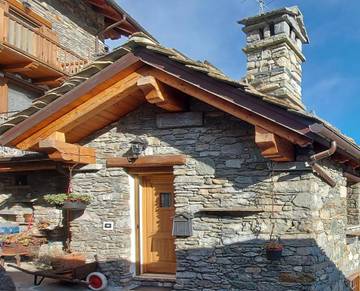 Gîte pour 2 personnes, avec terrasse et vue, animaux acceptés à Comune di Saint-Pierre
