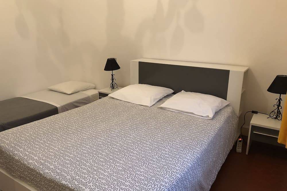 Ganze Wohnung, Apartment-Komfort-Ensuite mit Dusche-Balkon-Centre ville in Bastia, Cap Corse