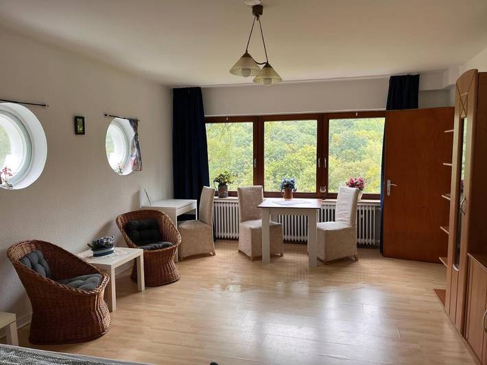 Ferienwohnung für 3 Personen, mit Terrasse und Garten sowie Ausblick in Remscheid - 2