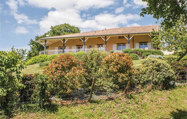 Location de vacances pour 12 personnes à Bourgougnague