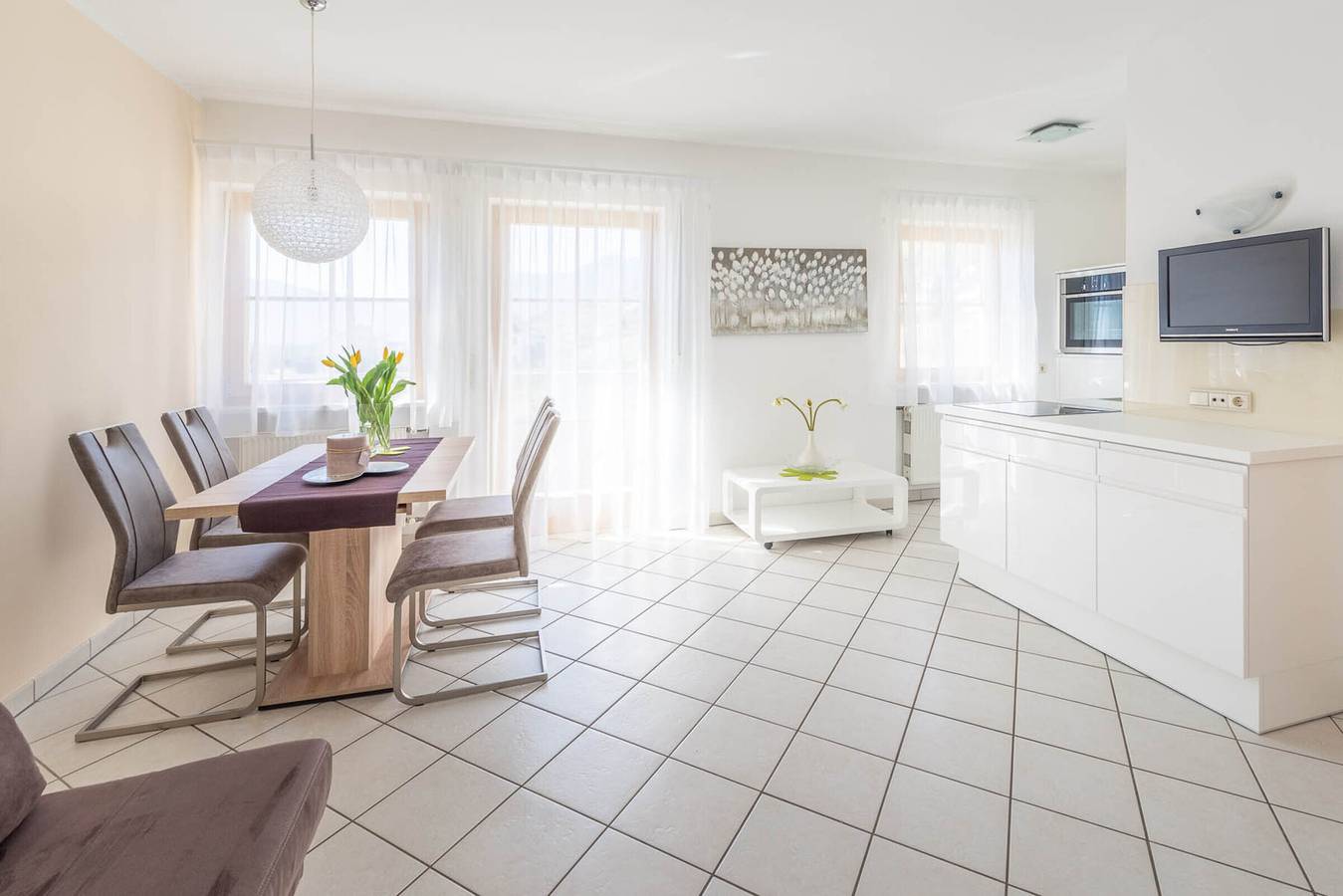 Ganze Wohnung, Ferienwohnung Zwerger 'Süden' mit Balkon, Pool und großer Liegewiese in Tramin an der Weinstraße, Nonsberggruppe