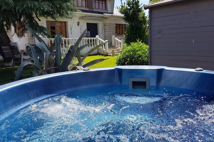 Country house with pool, jacuzzi for 12 people. in Villanueva de Duero, Valladolid Provinz