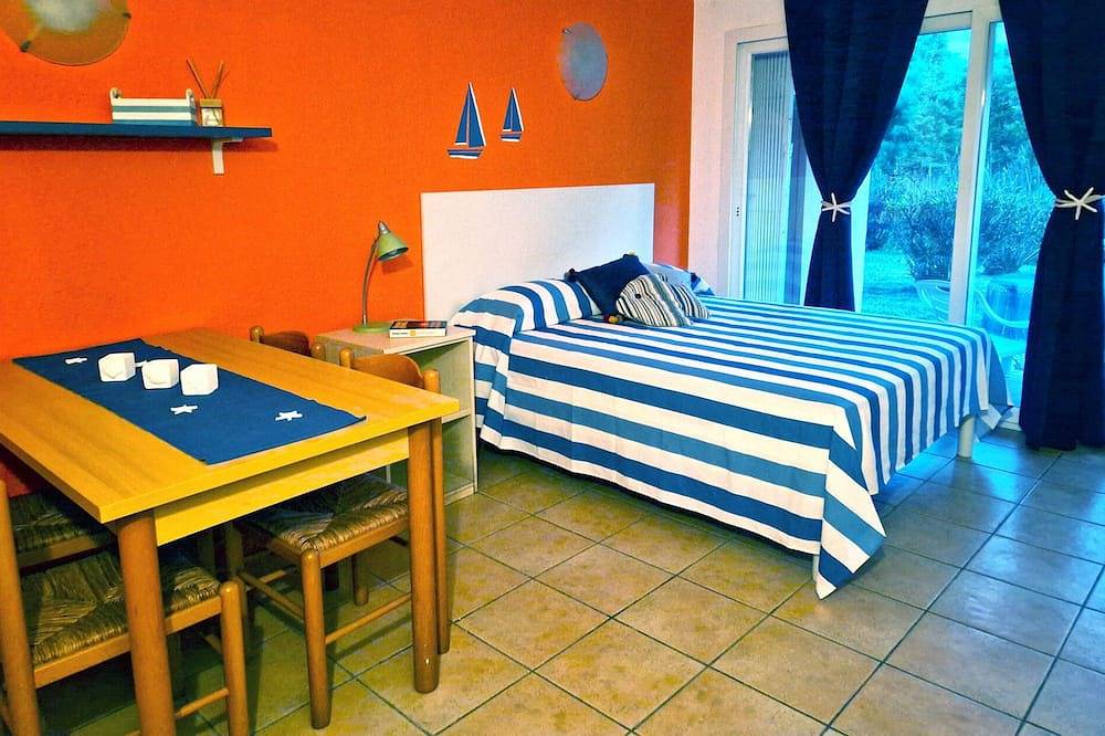 Ganze Wohnung, Residence Marina Corsa - Einzimmerwohnung für 2 Personen, direkt am Meer in Marina d'Oru, Ghisonaccia