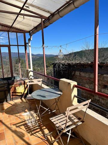 Gîte pour 4 personnes, avec jardin et vue à La Vernarède