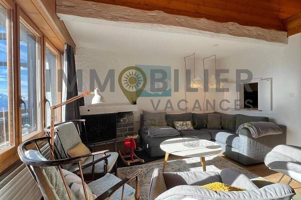 Ganze Wohnung, Diese 96 m² große Maisonette-Wohnung für 7 (bis 8) Personen befindet sich im Zentrum von Chandolin i in Chandolin, Anniviers