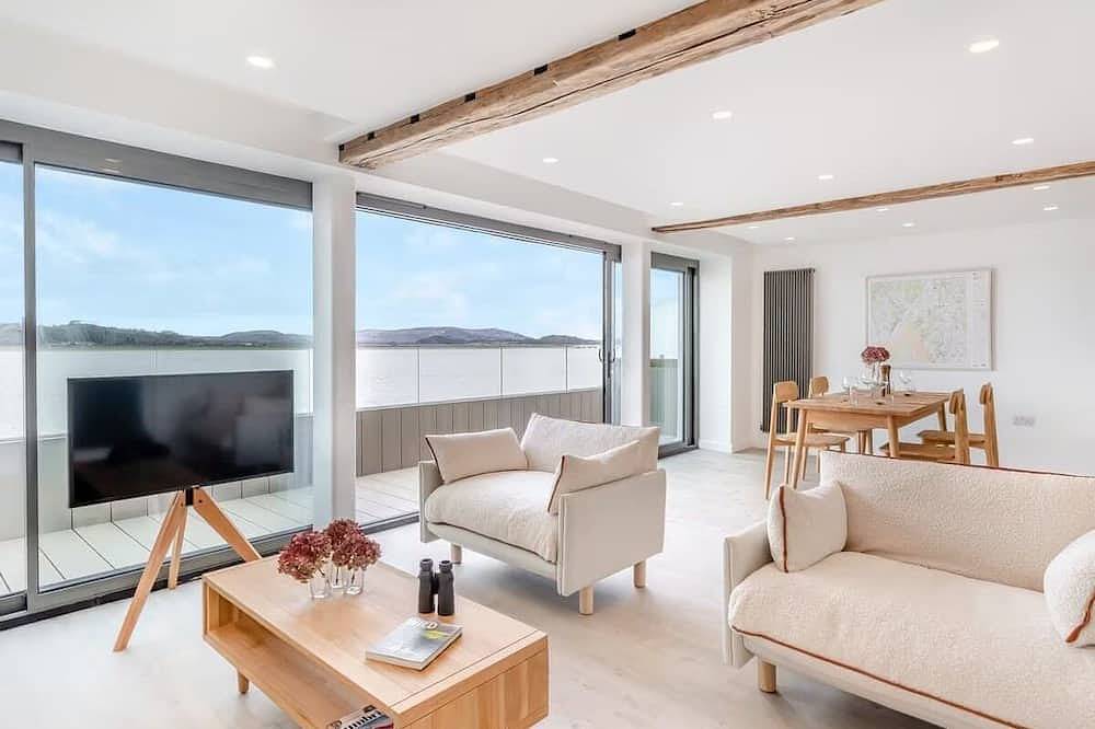 Entire apartment, Beach Haven - Stunning Beach Front Property in Arnside, Lake District