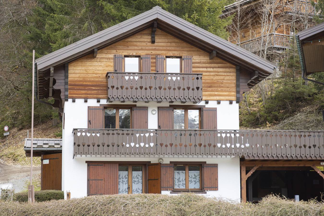 Chalet "Le Ptit Grenier" avec vue sur la montagne, terrasse privée et Wi-Fi in Les Carroz, Arâches-la-Frasse