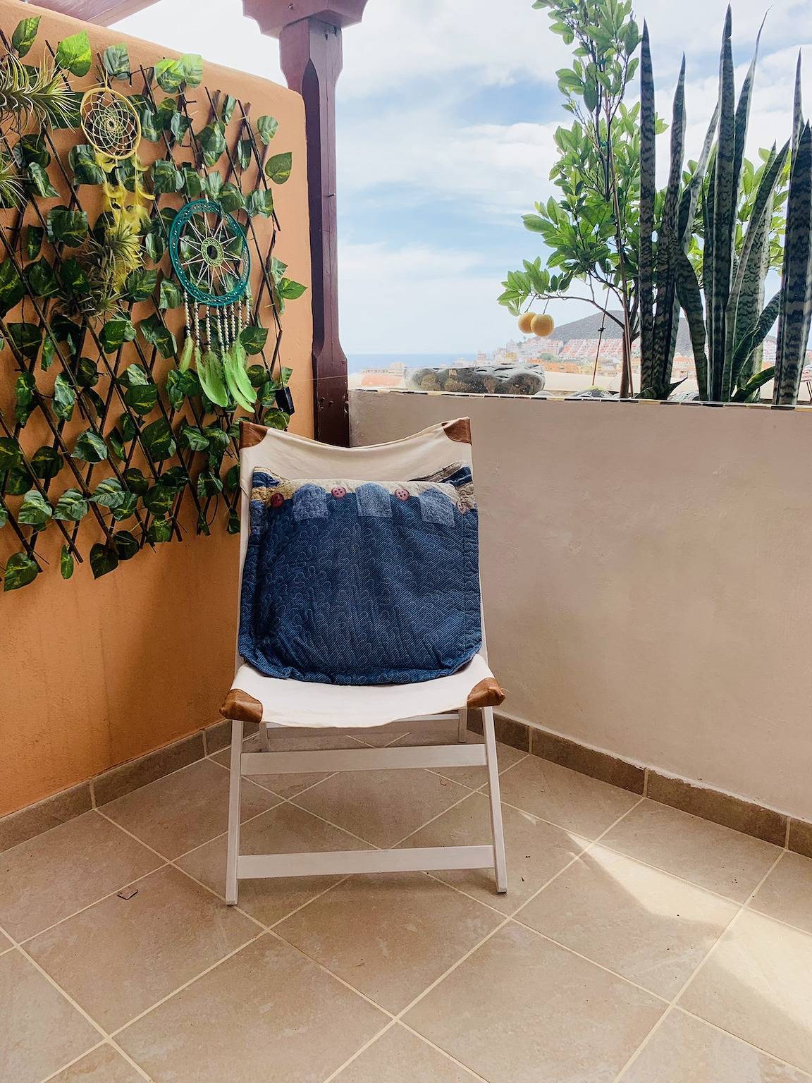 Entire apartment, Serendipity Art Loft in Los Cristianos, Arona