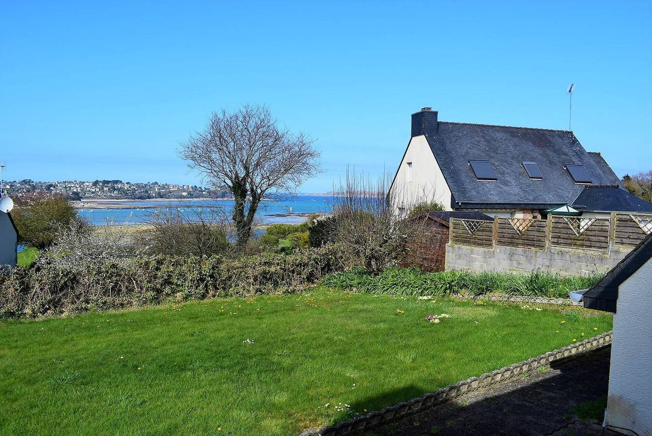Maison Vue Sur Mer avec jardin clos à Perros-Guirec in Louannec, Côte de Granit Rose