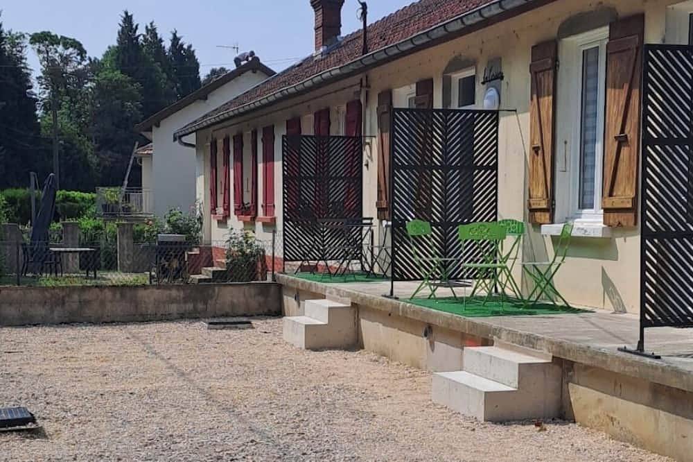 Appartement entier, «Mb5» Étape confortable-T2 entier+Parking privé in Damparis, Jura