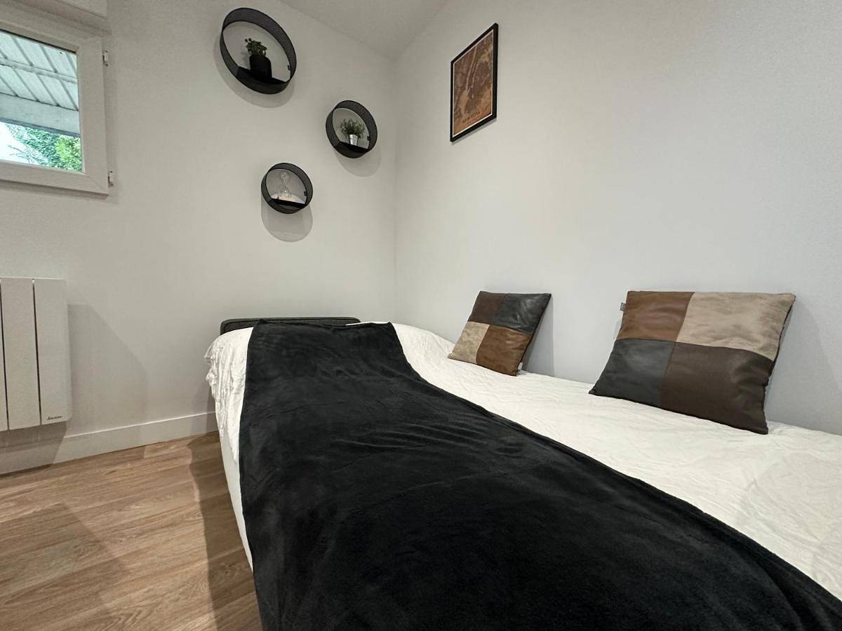 Appartement entier, Le Roadtrip, cosy, de plain-pied avec parking in Saint-Junien, Région de Rochechouart