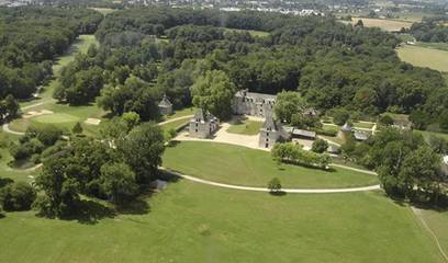 Cottage pour 4 personnes, avec jardin et piscine à Le Rheu