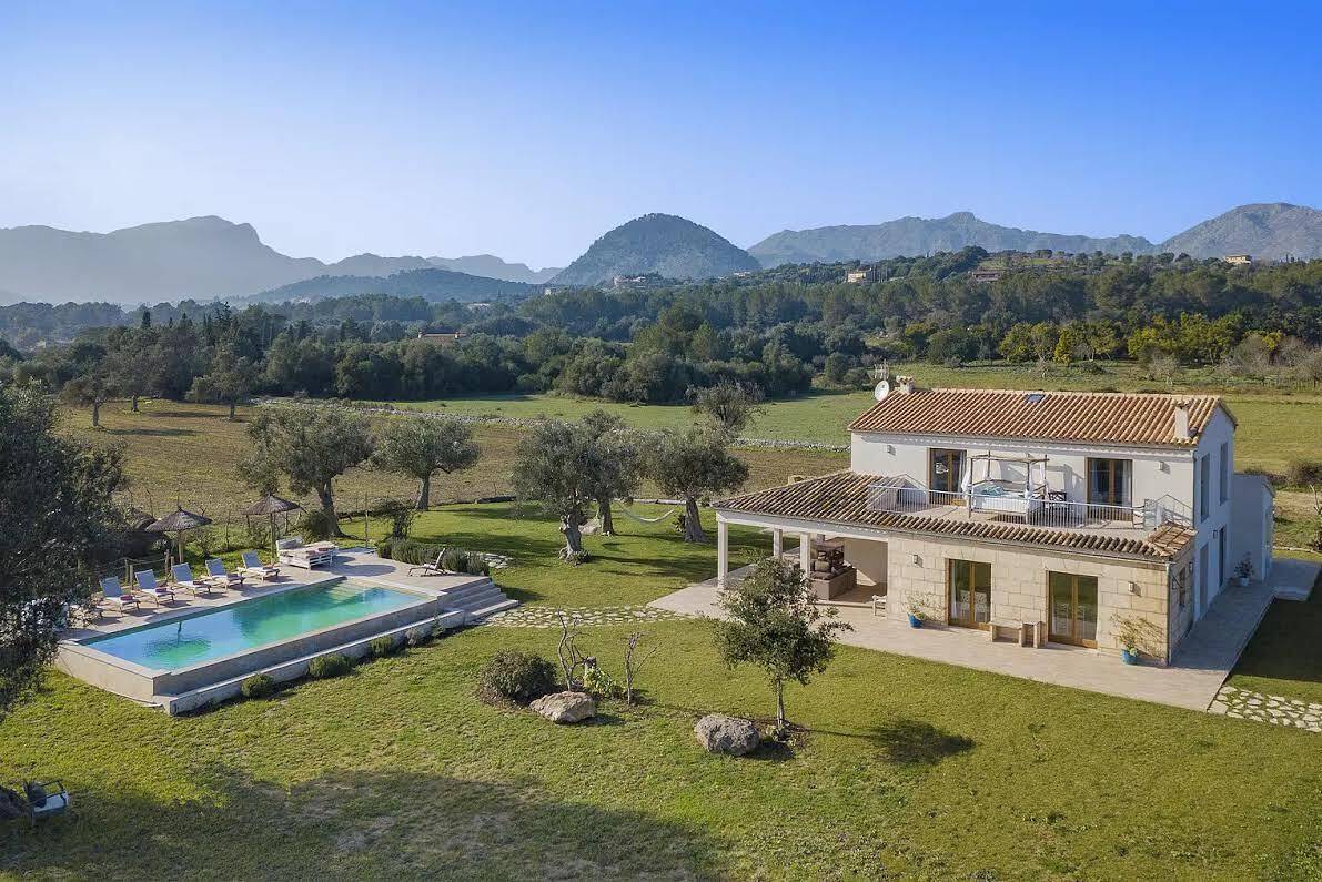 Casa de vacaciones "Morell" con vistas al mar y a la montaña, piscina, aire acondicionado y jardín in Pollença, Mallorca Norte
