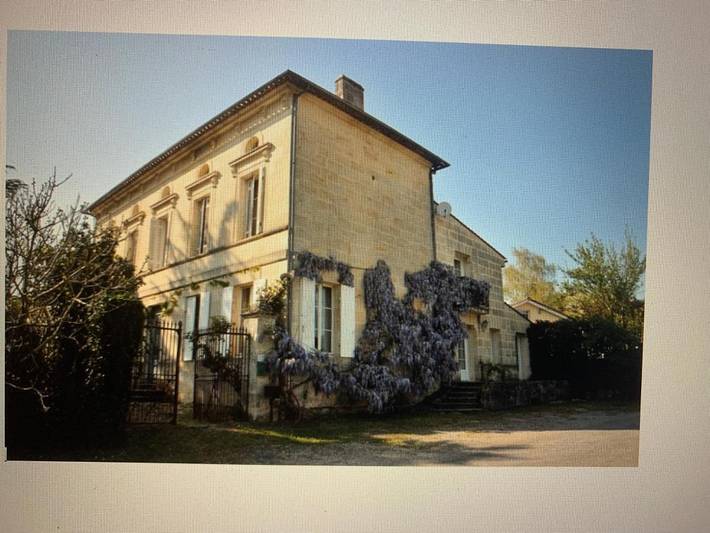 Chambre d’hôte pour 3 personnes, avec Terrasse ainsi que Jardin et Piscine à Laruscade
