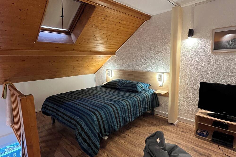 Appartement entier, Studio 35m2 avec mezzanine, aux Plans d'Hotonnes, Haut Valromey in Hotonnes, Nantua