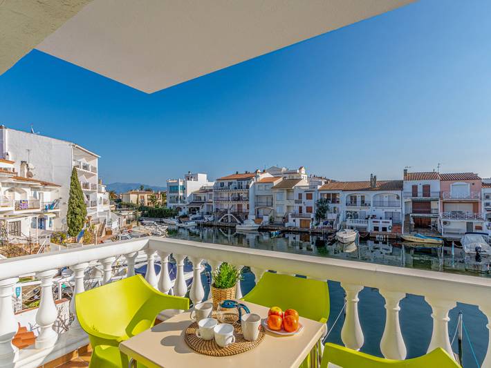 Appartement de vacances pour 4 personnes, avec terrasse, animaux acceptés à Empuriabrava