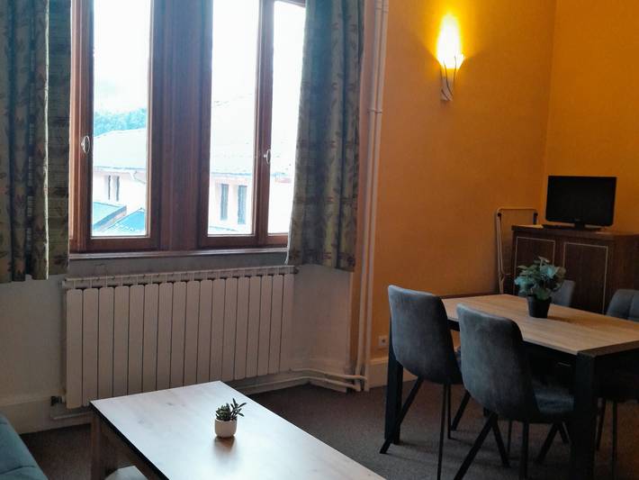 Gîte pour 4 personnes, avec vue et sauna ainsi que piscine et balcon, animaux acceptés à Jausiers - 2