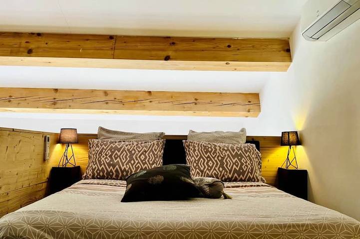 ⭐ Le Grand Sabouillon ⭐ Villa style loft ⭐ piscine privée ⭐ vue Mt Ventoux ⭐ in Buis-les-Baronnies, Région de nyons
