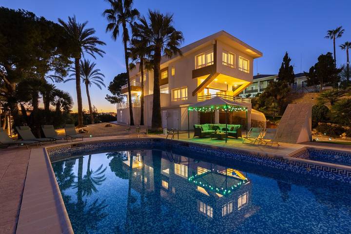 Chalet para 16 personas con terraza in Vistahermosa (Alicante), Alicante