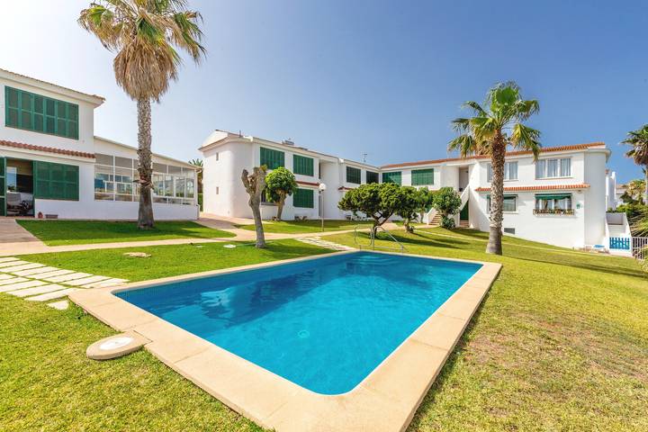 Apartamento para 4 personas, con jardín en Delfines