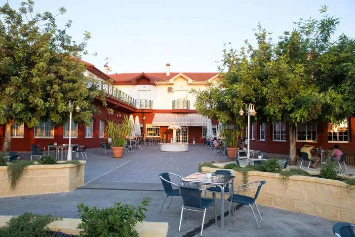 Hôtel pour 3 personnes, avec jardin et vue - 1