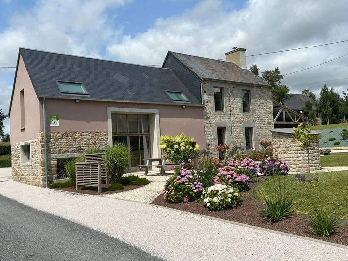 Location de vacances pour 10 personnes, avec jardin à Gouvets - 3