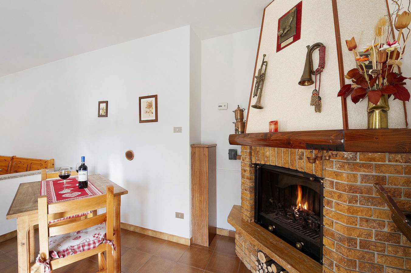 Appartement entier, Appartement "Maison Lorent" avec vue sur la montagne, balcon et Wi-Fi in Fabbrica (Chamdepraz), Comune di Champdepraz