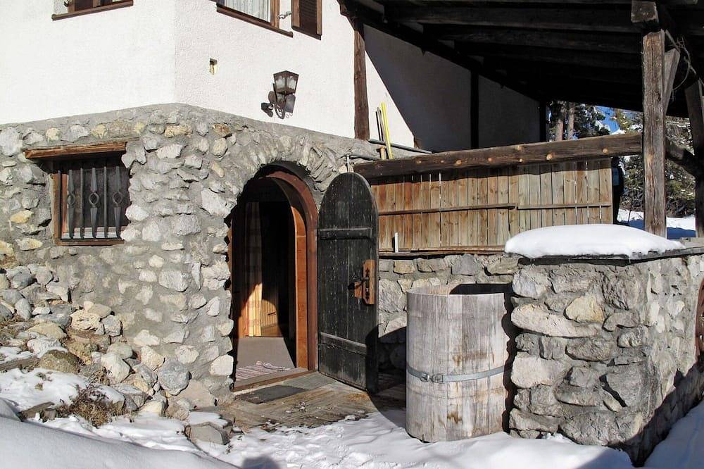 Nice apartment in villa for 8 guests with Wifi, Tv, terrace, pets allowed and panoramic view in Imst, Tyrolean Upperland Region