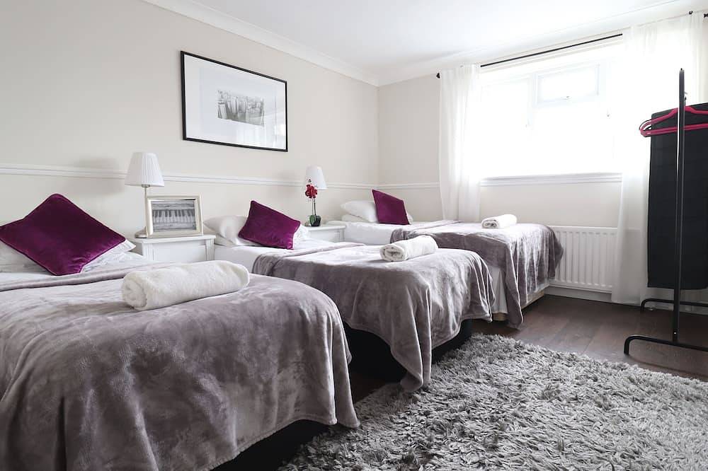 Lovely large property near Bournemouth in Christchurch, Dorset