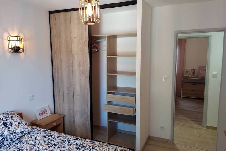 Location de vacances pour 9 personnes, avec terrasse et jardin à Laval-Saint-Roman - 4