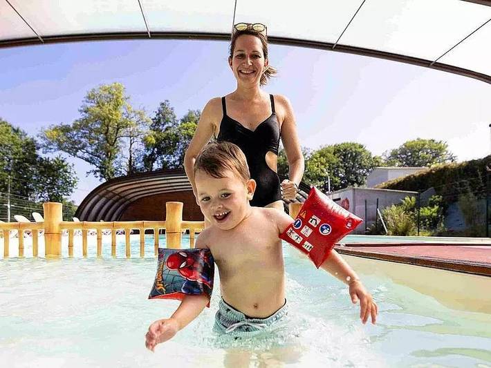 Tente pour 5 personnes, avec bassin pour enfant dans le Morbihan