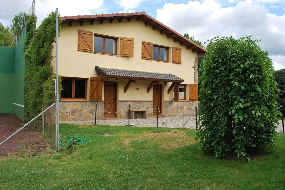 Casa Alfonso - Südliches Haus. Ideal für Kurzurlaube, Gruppen von Freunden und Familien. in Graus, Spanische Pyrenäen