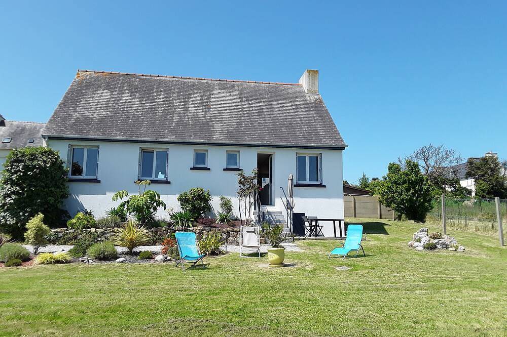 Location Maison Plein Pied 6 Personnes 800 ml de la Plage et du Port a Pied in Camaret-sur-Mer, Iroise