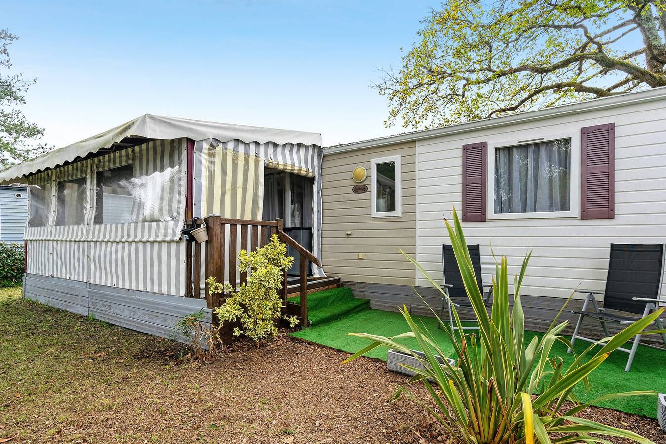 Mobil-home 5 Personnes avec Terrasse Privée, Jardin Privatif et Climatisation in Les Mathes, Côte de Beauté