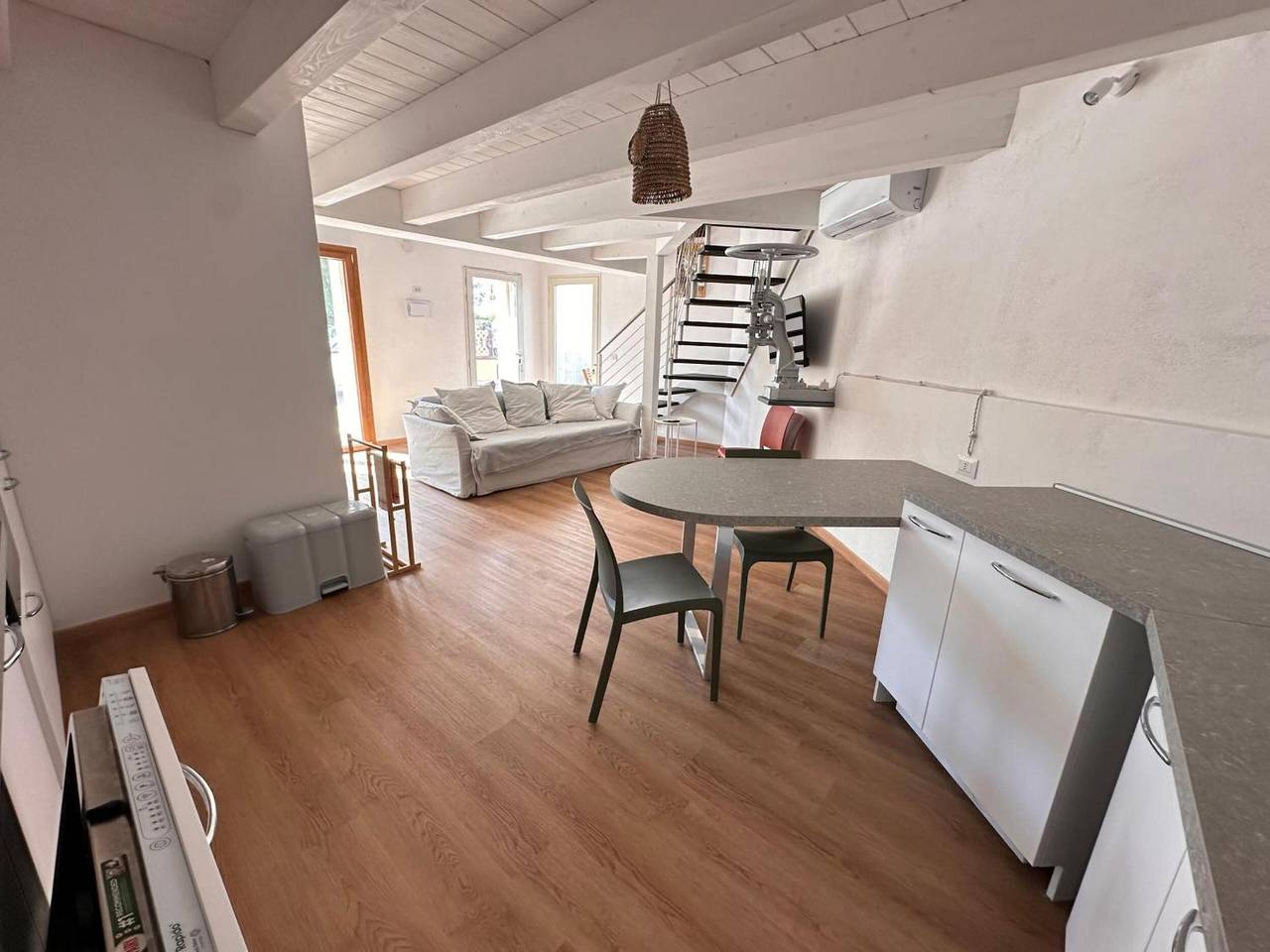 Appartamento intero, Appartamento 'Casa Di Gaia' con Terrazza Privata, Wi-Fi e Aria Condizionata in Carloforte, Provincia di Carbonia-Iglesias