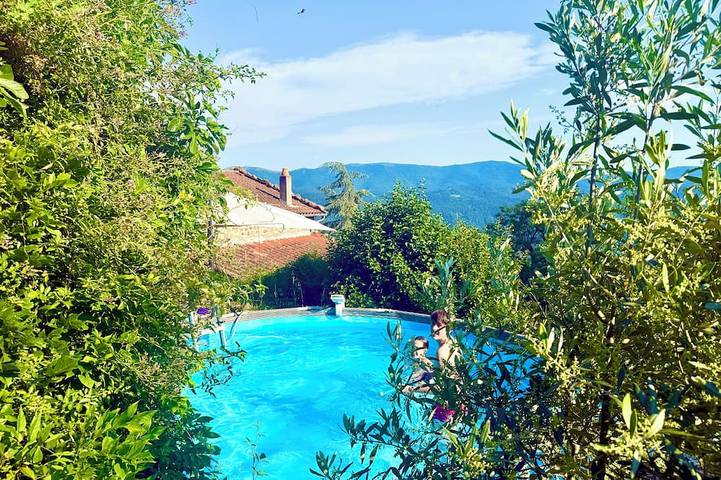 Location de vacances pour 16 personnes, avec Terrasse et Jardin dans Saint-Michel-de-Chabrillanoux