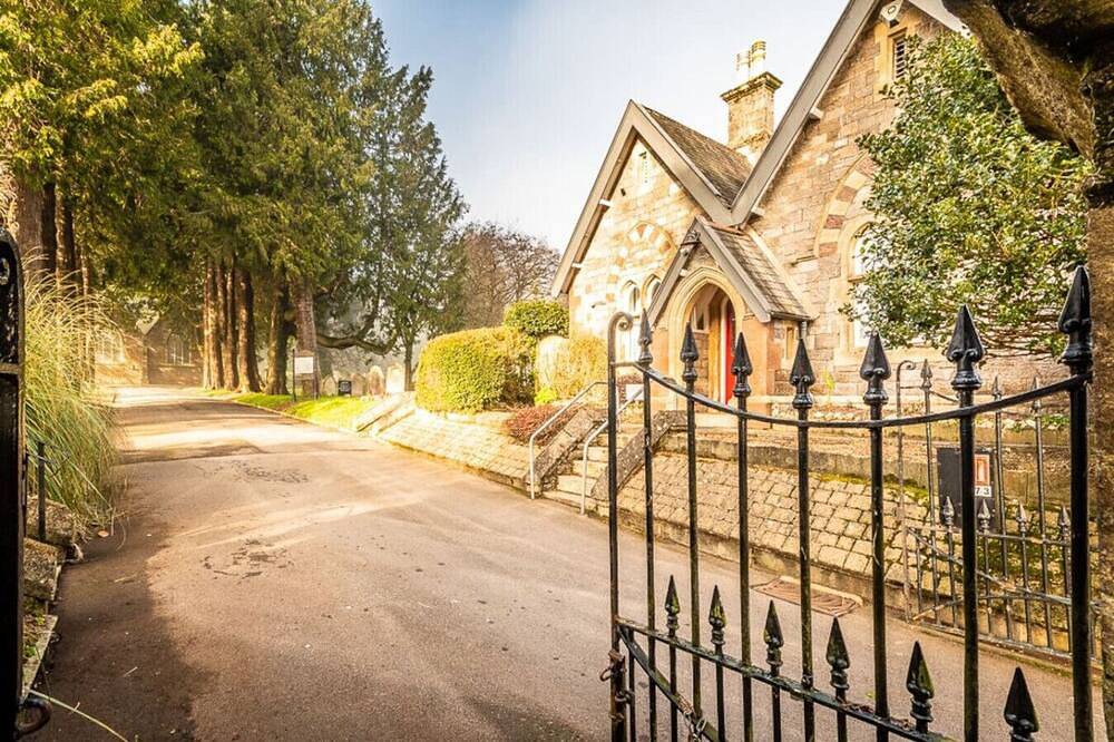 Charming character lodge in cemetery grounds in Exeter, Devon