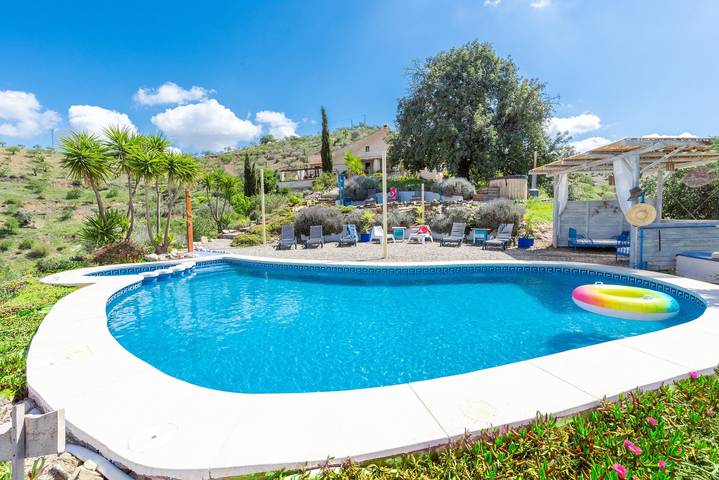 Holiday Home "Finca Las Nuevas Casa Carmen" with Mountain View, Pool, Wi-Fi, Terrace & Garden in Álora, Cordillera Penibética