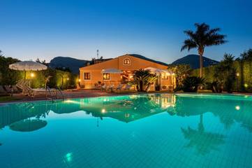 Maison d’hôte pour 2 personnes, avec vue et terrasse ainsi que jardin et piscine à Palerme