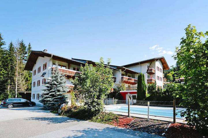 Ferienwohnung für 6 Personen, mit Pool und Balkon sowie Sauna und Whirlpool in Altenmarkt im Pongau