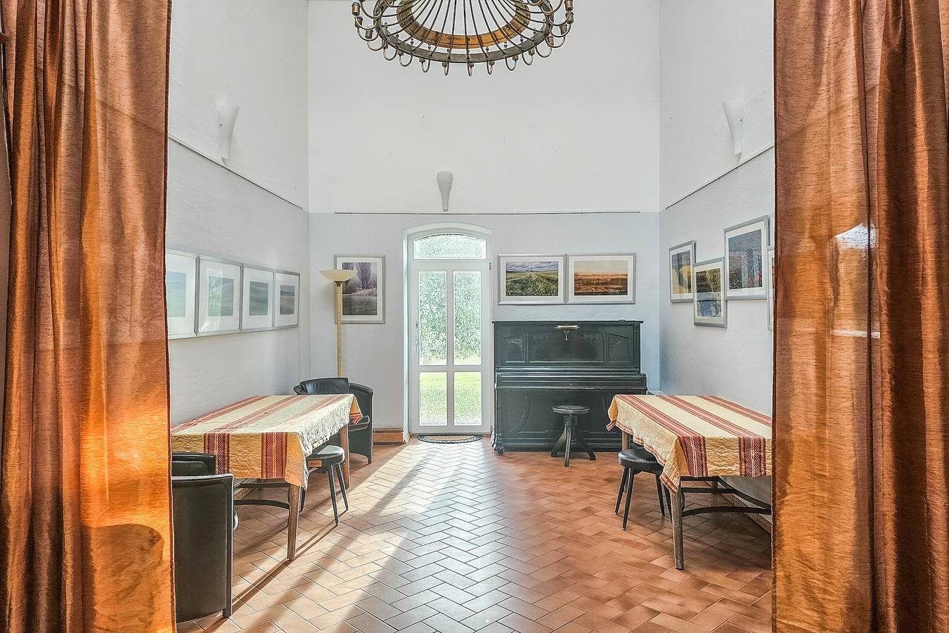 Großzügiges Ferienhaus für Familien & Gruppen - Vorwerk Seehausen in Oberuckersee Uckermark in Oberuckersee, Uckermark