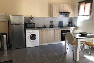 Gîte pour 2 personnes, avec jardin et terrasse dans Plage du Péro