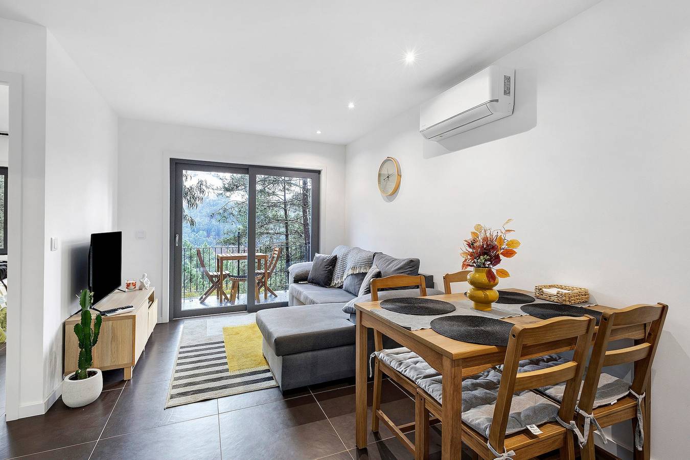 Casa da Maria: Mountain Retreat with Lake View, Wi-Fi and Air Conditioning in Vilar da Veiga, Gerês