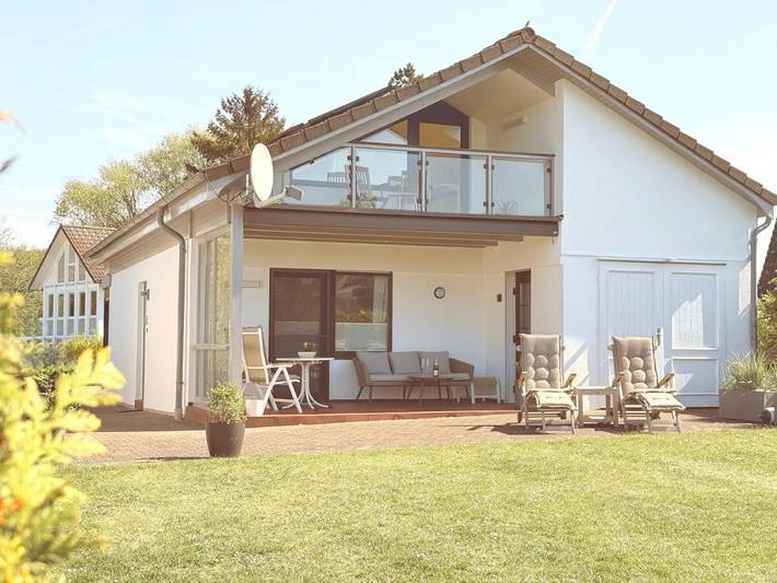 Ferienhaus für 2 Personen, mit Ausblick und Seeblick sowie Garten in Schlei