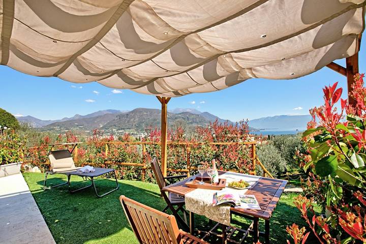 Ferienwohnung für 3 Personen, mit Terrasse und Seeblick in Salò