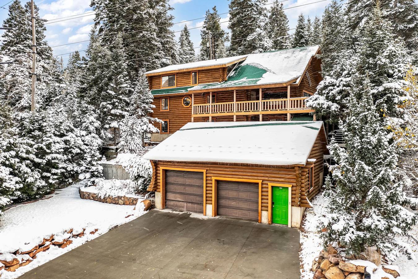Lodge/ Hot Tub/ Dueling Basketball in Summit Park, Uinta Wasatch Cache National Forest