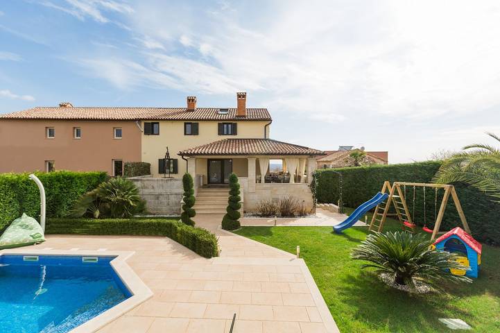 Ferienhaus für 6 Personen, mit Balkon und Whirlpool sowie Terrasse und Garten in Kastelir - 4