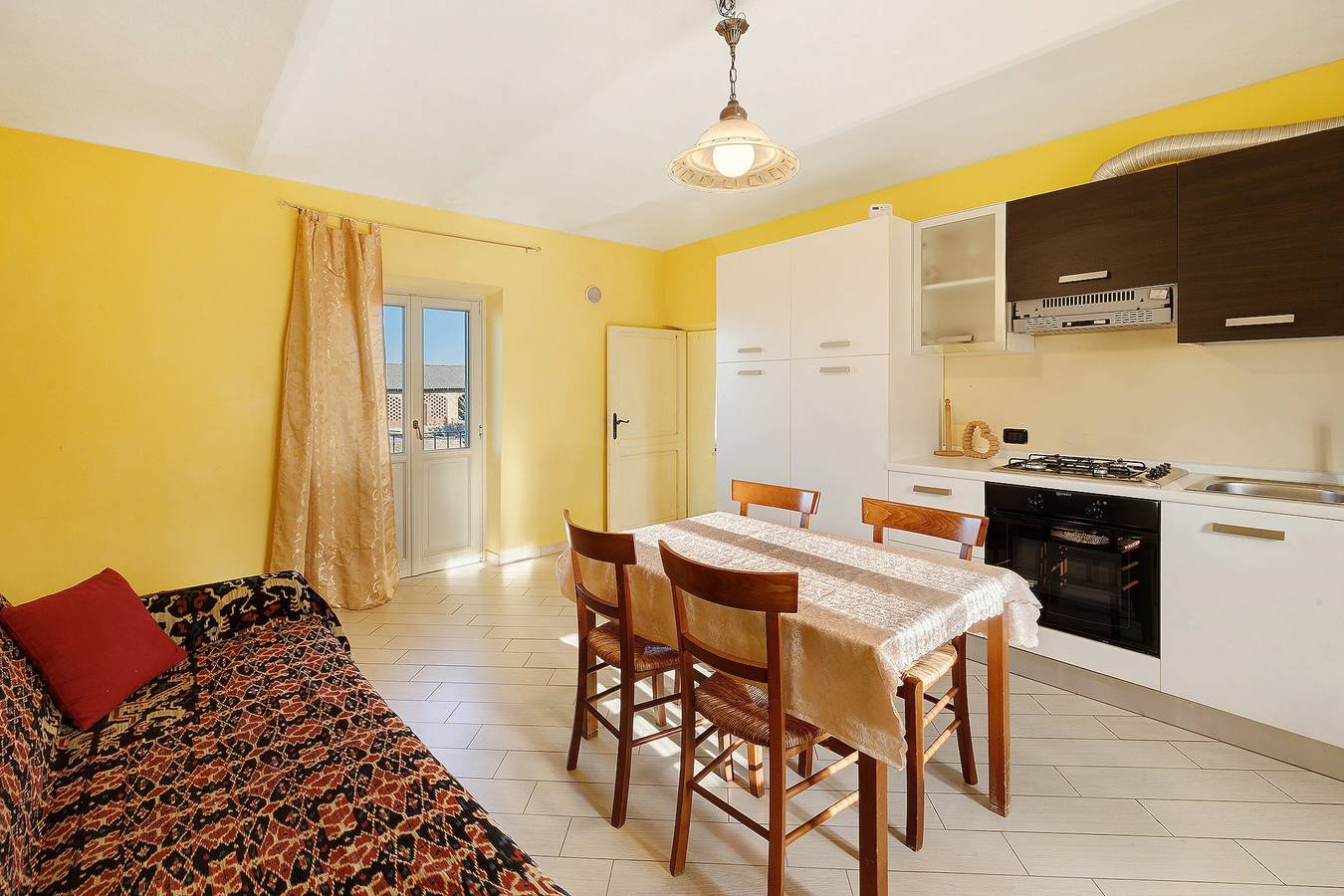 Ganze Wohnung, Apartment 'Bufalo' mit Bergblick, Gemeinschaftspool und Wlan in Costigliole d'Asti, Langhe