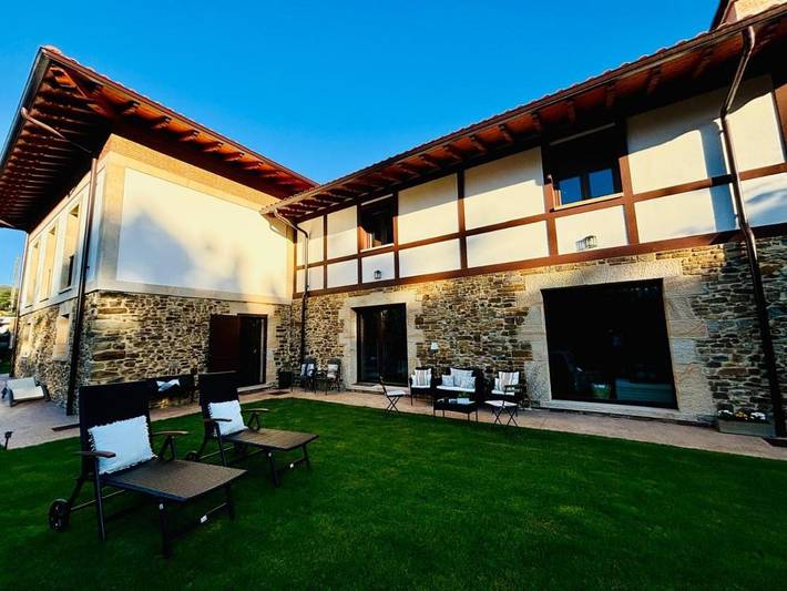 Location de vacances pour 8 personnes, avec Balcon et Terrasse ainsi que Jardin et Vue à Balmaseda
